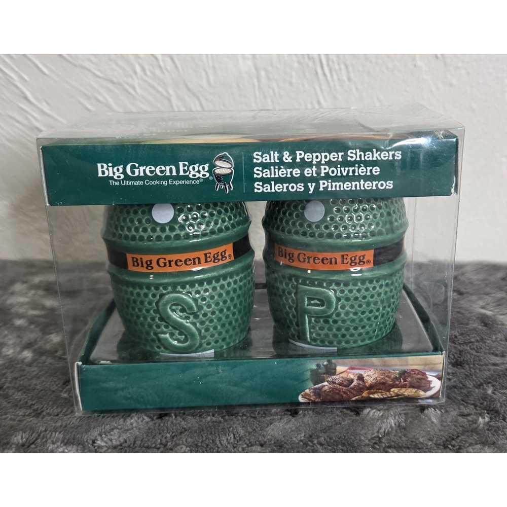 *NEW in Box Big Green Egg Grill Salt & Pepper Porcelain Shaker Set Green
